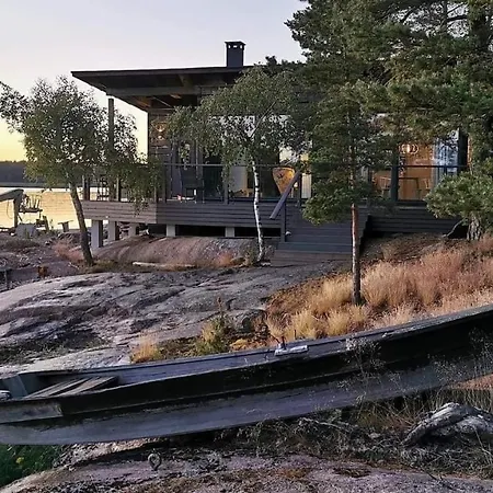 Villa Talo Meren Rannalla *