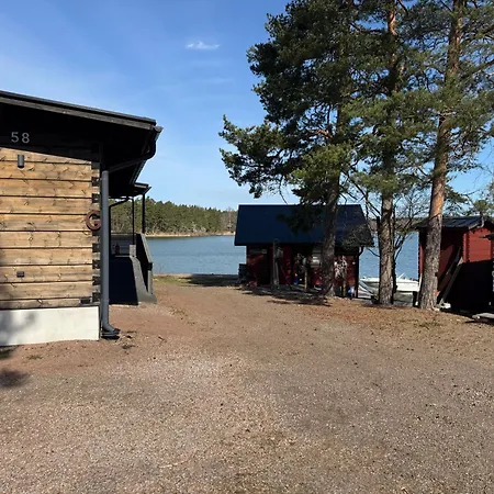 Villa Talo Meren Rannalla *